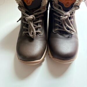 Quatchi Winter Hiking Boots size 38 (US7)